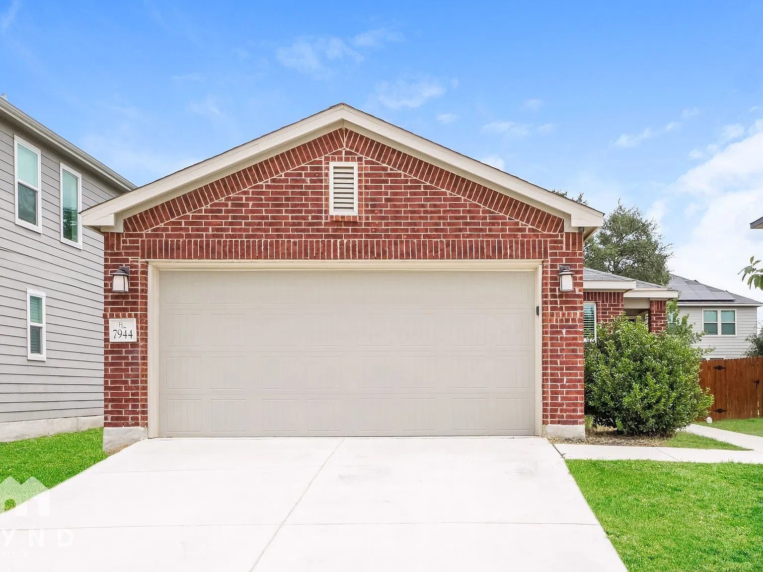 3 bed, 2.0 bath, 1549 sqft, $1,695 — Photo 1