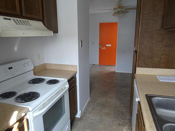 5th image of 4914 67th St APT 14