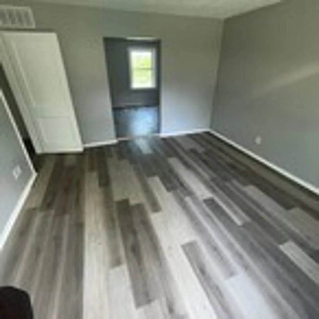 912 N Central Dr — Photo 2