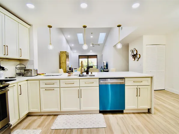 7917 La Mirada Dr, Boca Raton, FL 33433