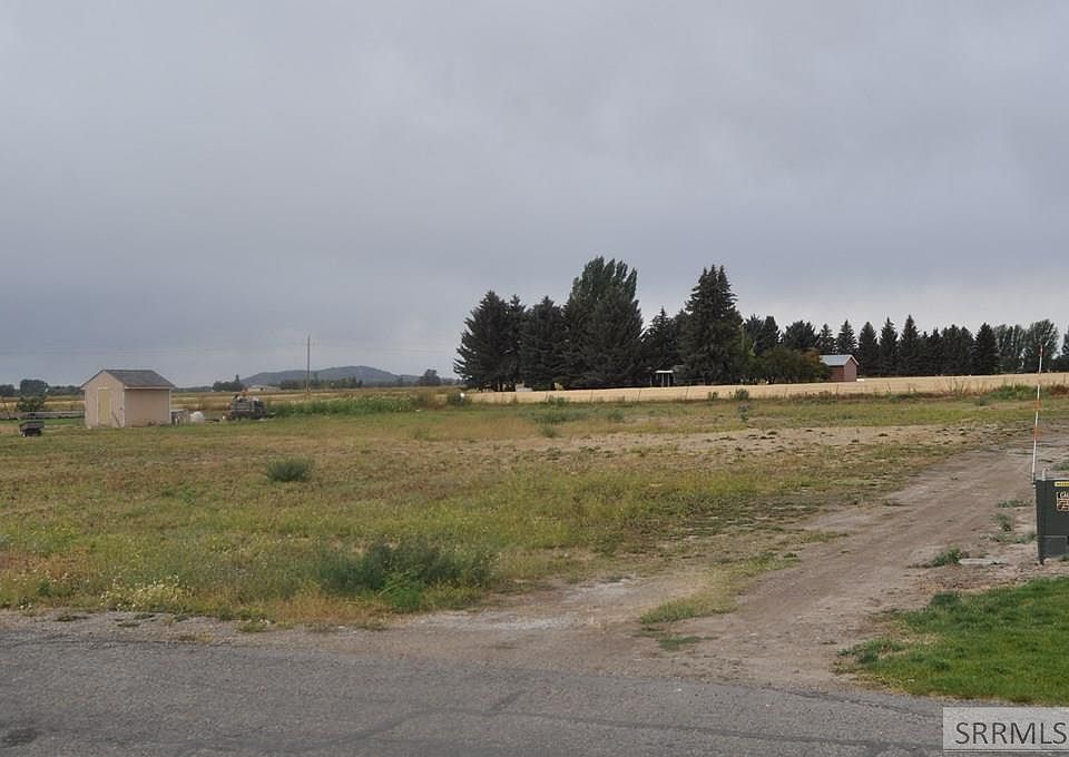 2nd image of 967 Heritage Rd