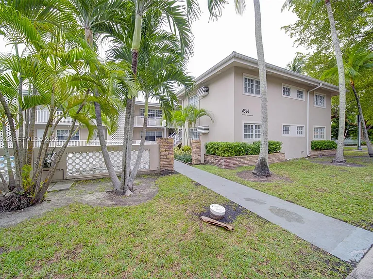 6565 Santona St #B19 — Photo 22