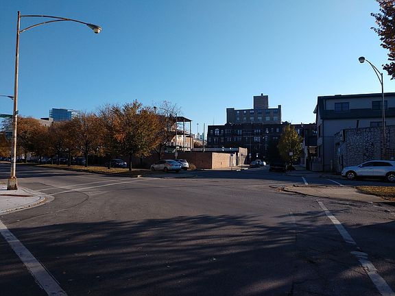 2nd image of 1228 W Race Ave
