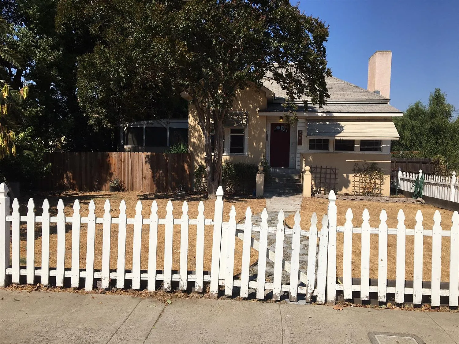 616 Walnut Ave photo 1