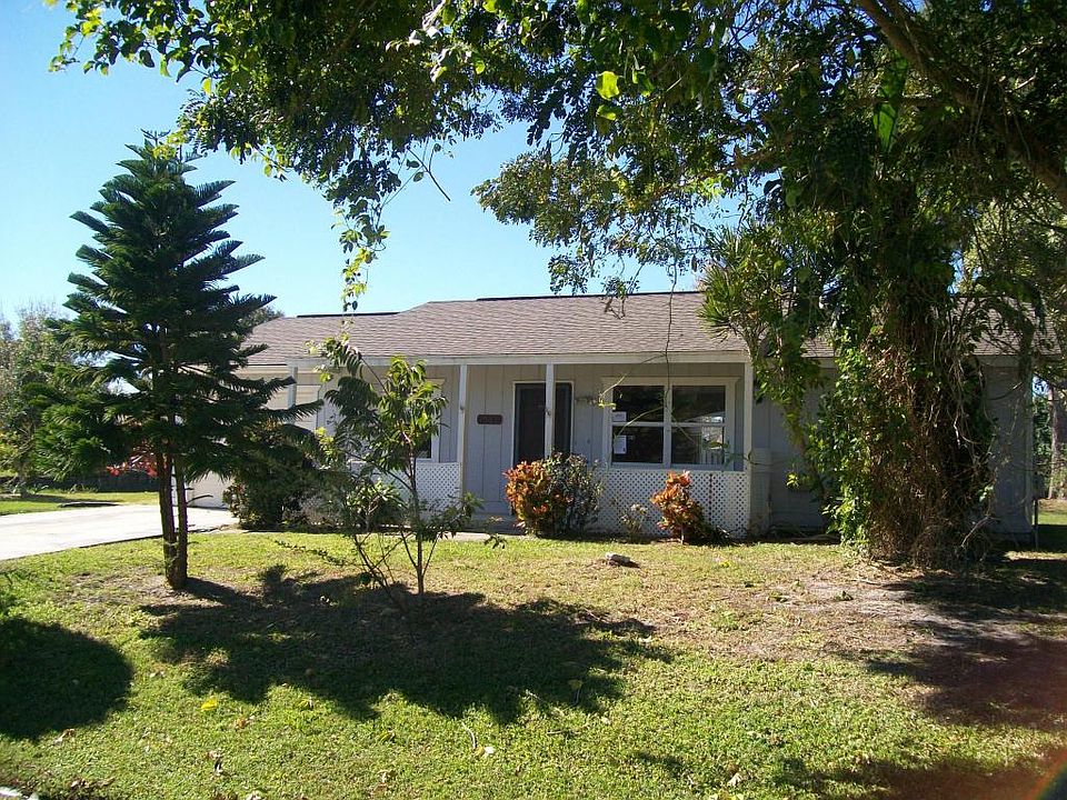 1st image of 1982 SE Aires Ln