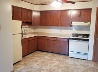 201 W Park Ave APT 4, Hartland, WI 53029
