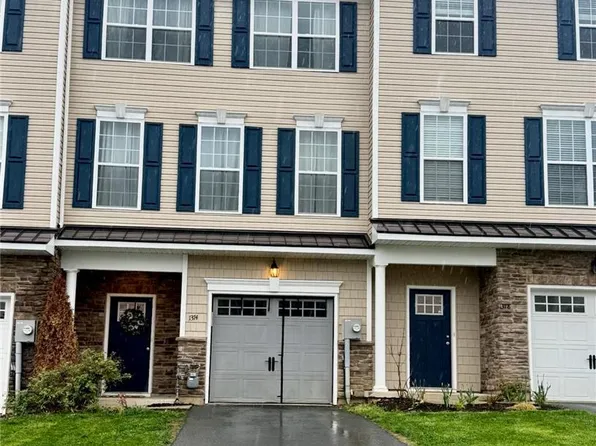 1374 Black Forest Dr, Allentown, PA 18104