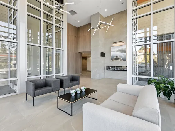 14022 N Bluff Rd #313, White Rock, BC V4B 3C3