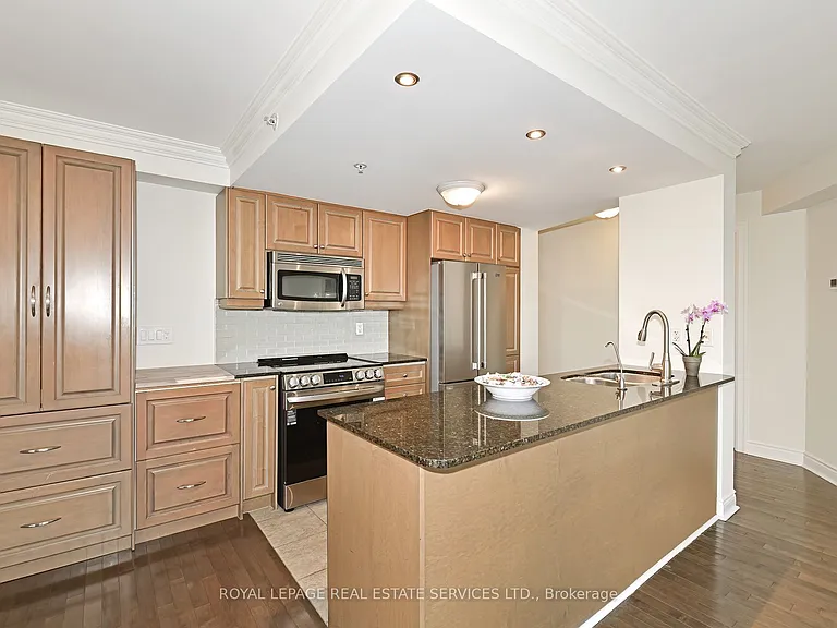 350 Princess Royal Dr #1705 — Photo 12