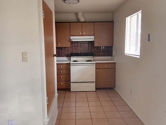 3rd image of 1410 S Espina St APT 4