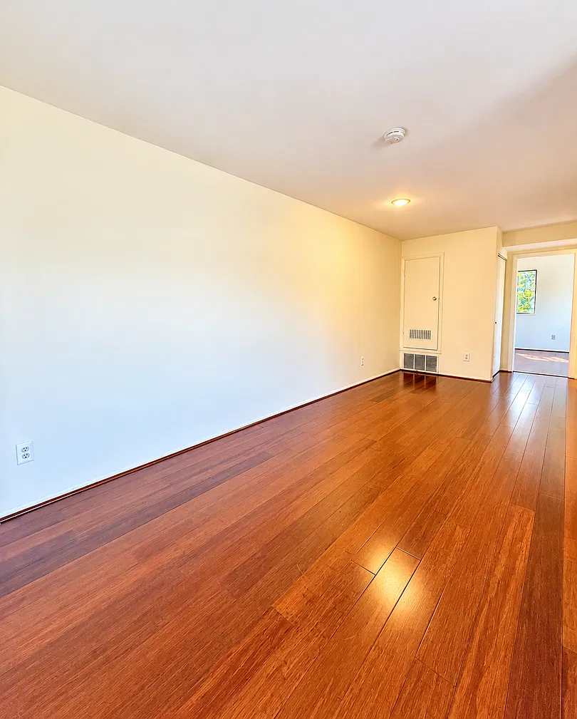 Move-In Special: 2nd Month's Rent Free For Qualified Applicants! One Bedroom Condo Located In Gar... — Photo 4
