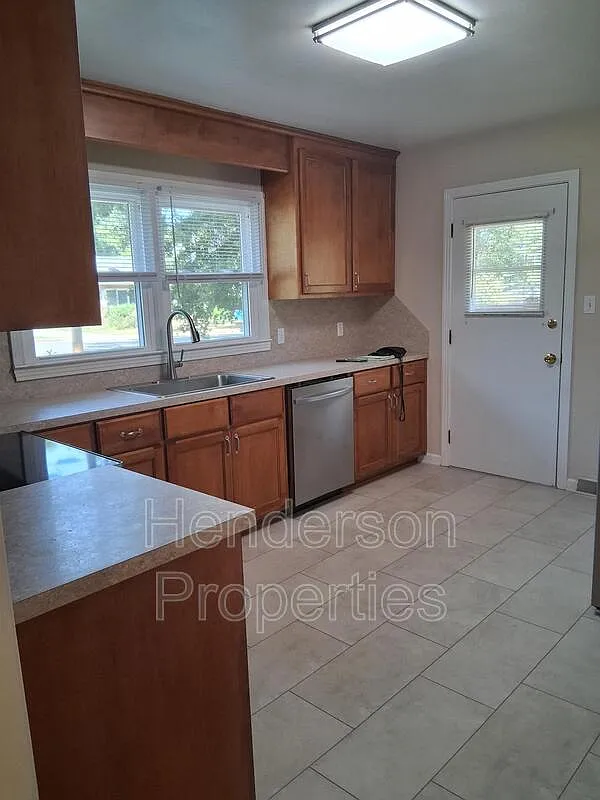 Studio, $1,250 — Photo 2