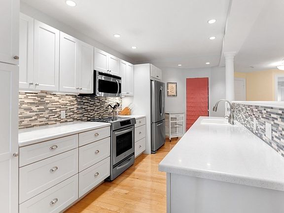 3rd image of 106 Cliffside Dr #386