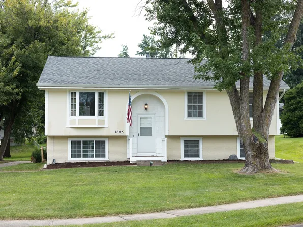 1605 W Detroit Ave, Indianola, IA 50125