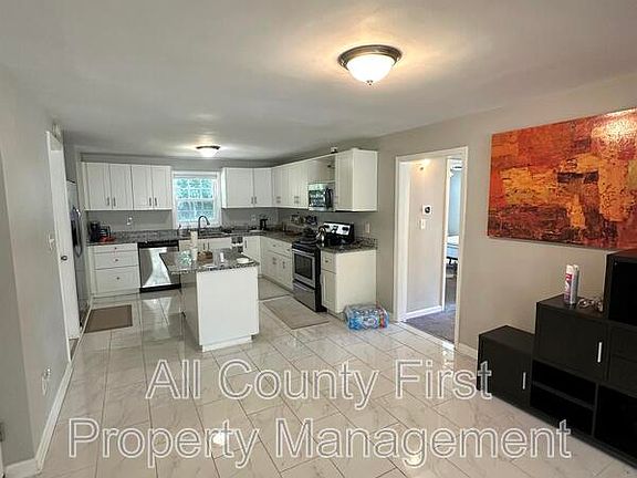 5th image of 1384 Peachcrest Rd