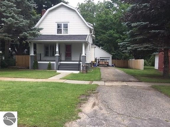 2nd image of 624 N River Ave