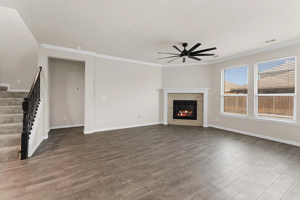 4 bed, 3.0 bath, 2772 sqft, $3,800 — Photo 2