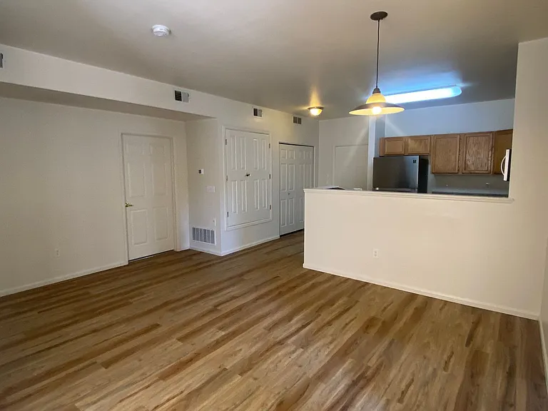 2541 S Bahama Cir — Photo 2