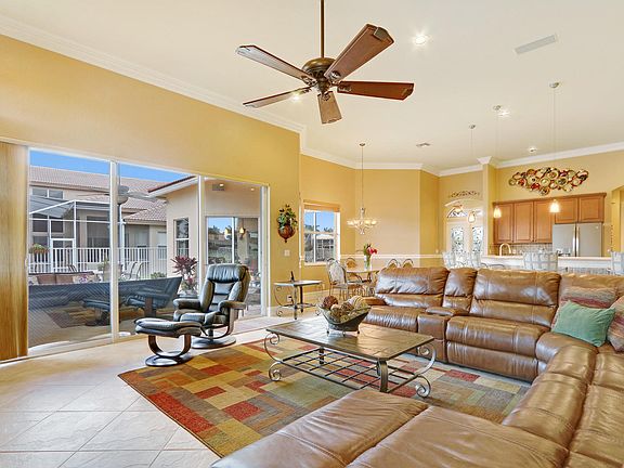 4th image of 11487 Paradise Cove Ln