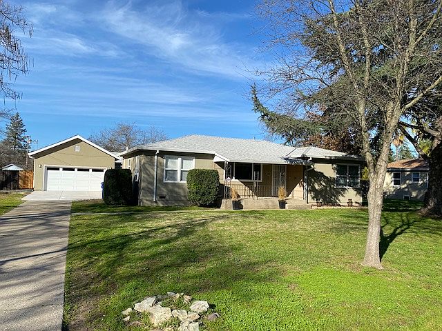 Extra-large yard and lot