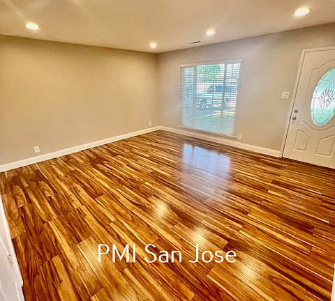 36909 Sandalwood - Living_07012024