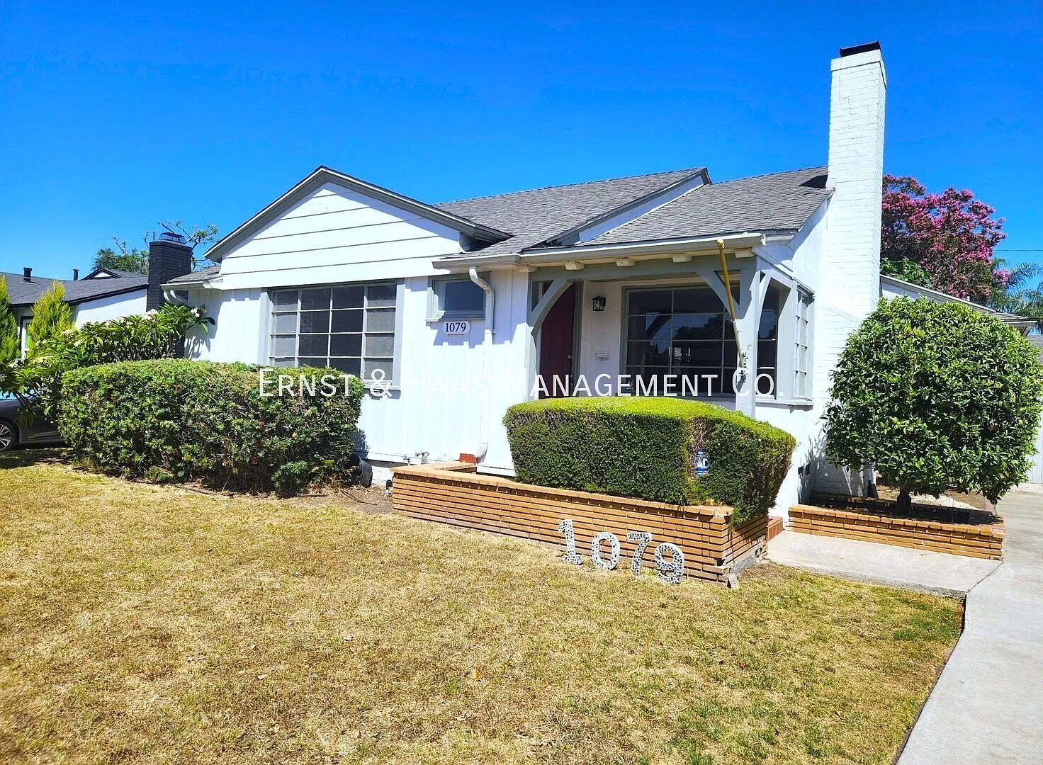 Spacious 3-Bedroom Home with Large Bonus Room, Detached 2-Car Garage & New Roof! — Photo 1