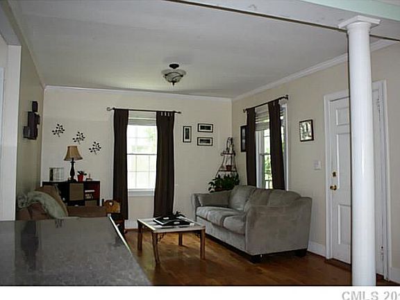 2nd image of 834 S Jackson St