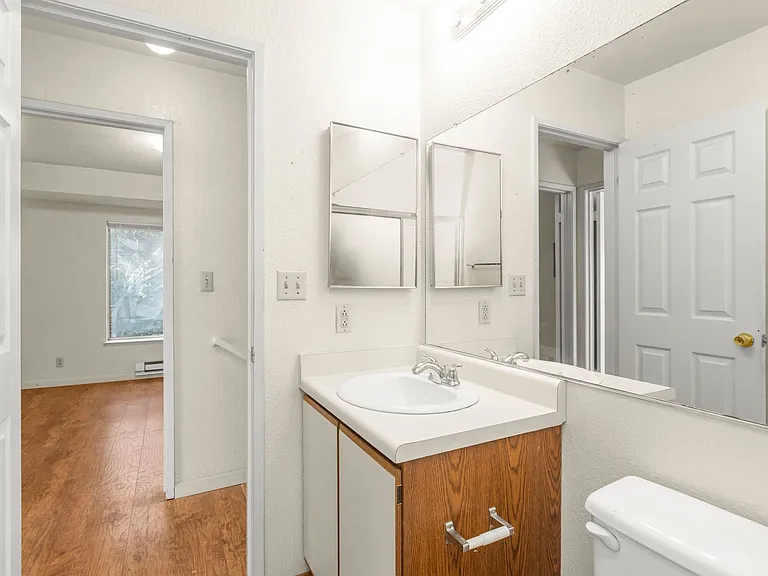 Redwood Creek Villas — Photo 12