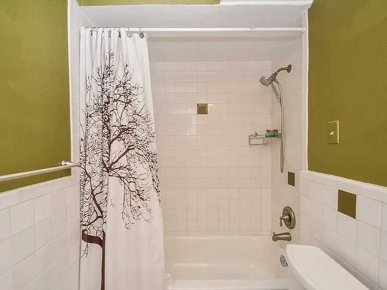 2601 Bellefontaine St — Photo 28