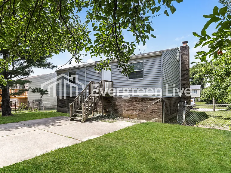 10298 Menominee Dr — Photo 14