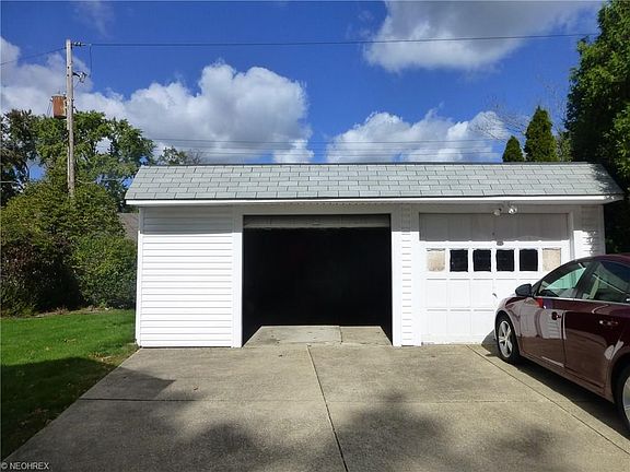 3rd image of 10252 Greenheath Dr