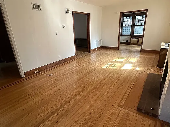 325 Bogert Ave — Photo 15