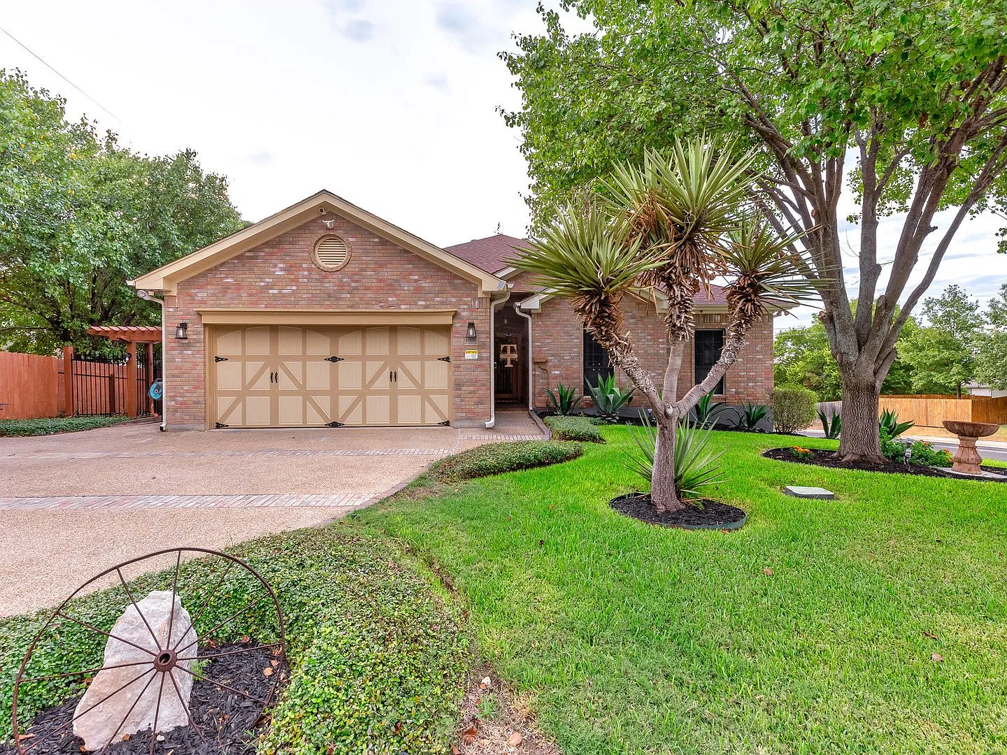 1900 Red Rock Dr, Round Rock, TX 78665 — Photo 1