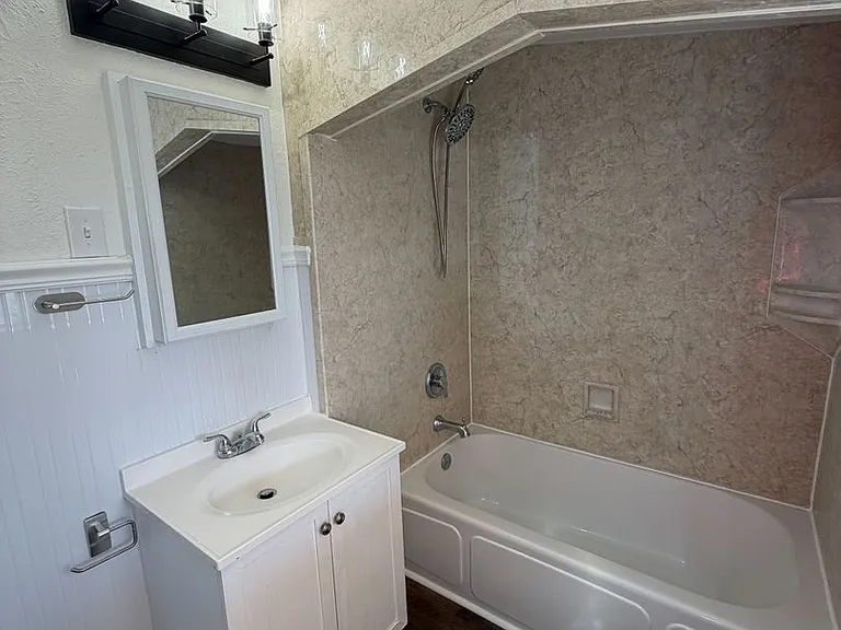 236 Lakeview Dr — Photo 8
