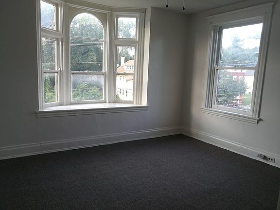 5th image of 671 Glenwood Ave