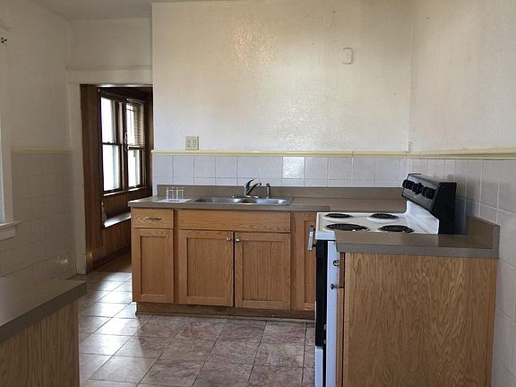 2nd image of 851 Tuscarora Ave