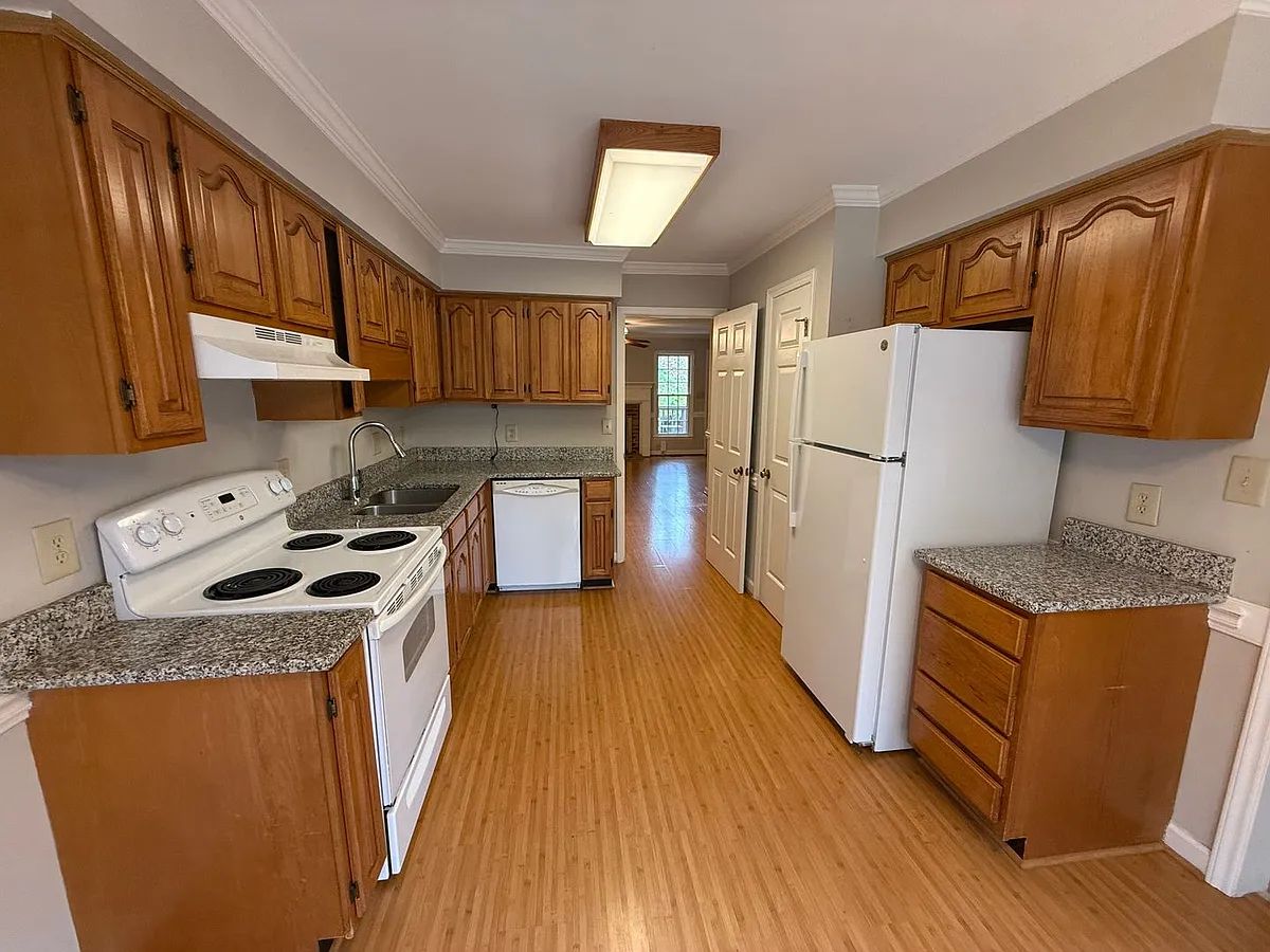 Building Photo - 6705 Queen Annes Dr