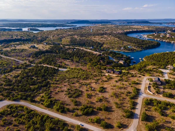 860 Baltrusol Dr, Graford, TX 76449