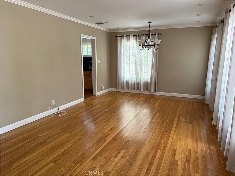 5039 Rubio Ave — Photo 3