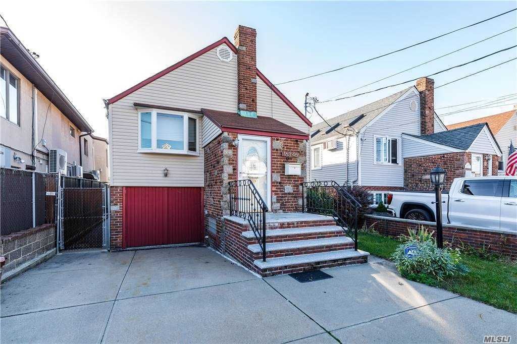 2 Bed 1 Bath Property, New York • 1,584 Sq Ft