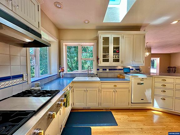3rd image of 3026 NW Glenridge Dr