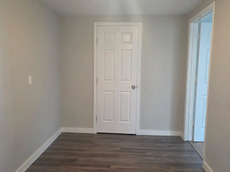 517 N Main St — Photo 20