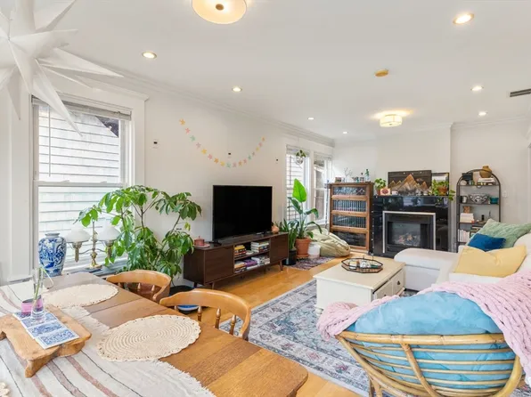 10 Harvest St #2, Boston, MA 02125