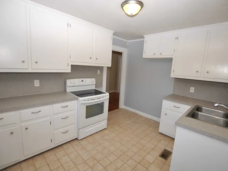 502 S Main St — Photo 20