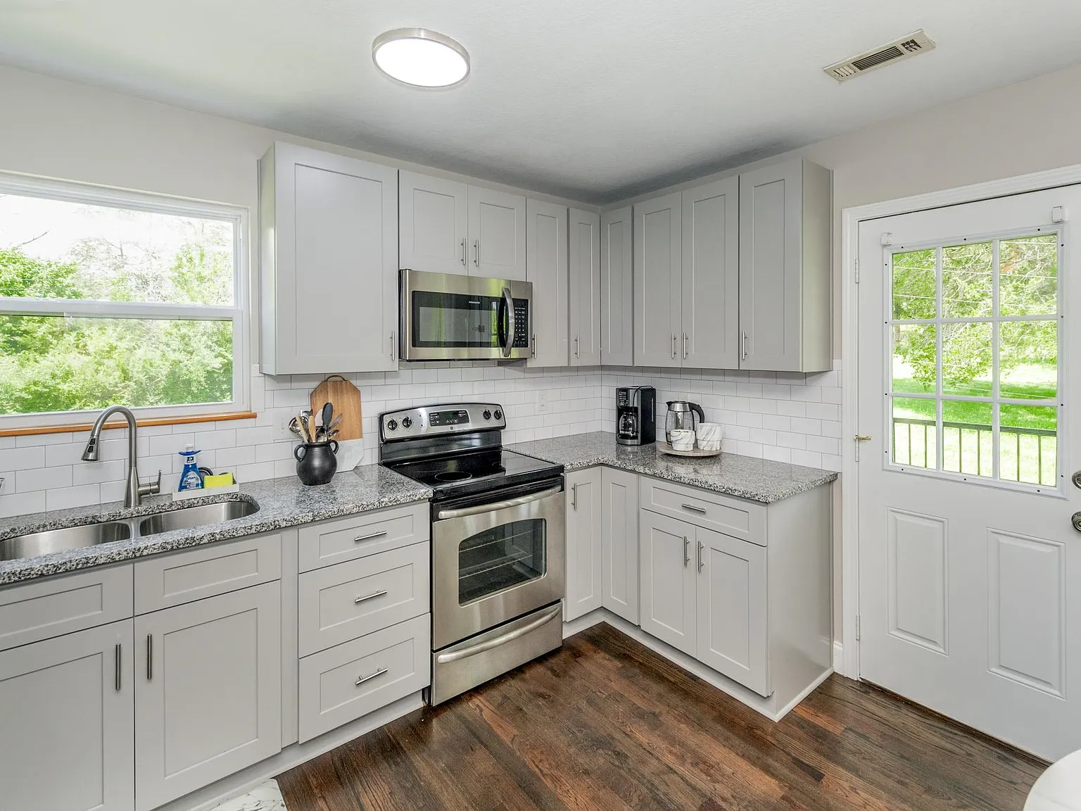 3 bed, 1291 sqft, $2,750 — Photo 3