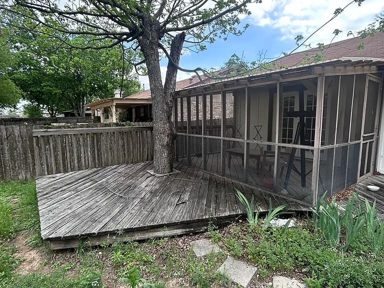 Sundeck attached to main bedroom