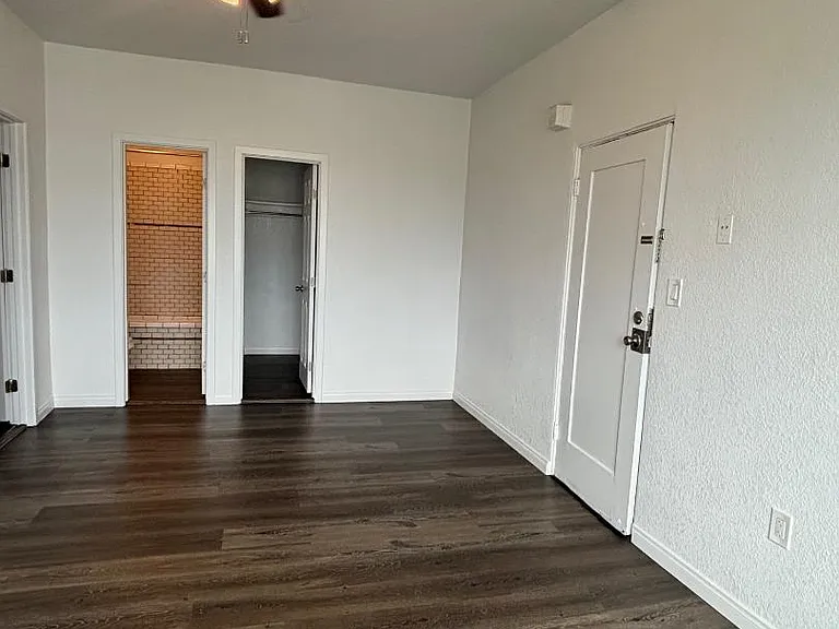 SILVER SPRAY APARTMENTS — Photo 10
