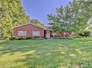 1127 Weatherwood Dr, Neenah, WI 54956