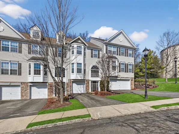 44 Barr Lane, Monroe, NY 10950