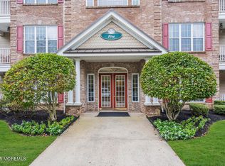 512 Sophee Ln, Lakewood, NJ 08701